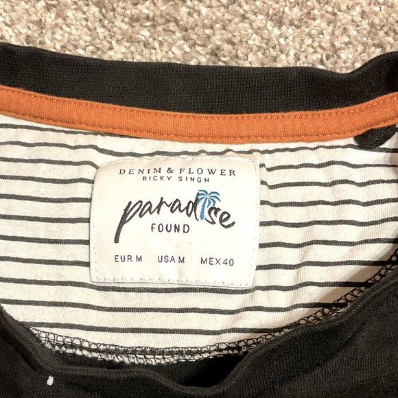 Denim & Flower T-Shirt w/ palm trees, black & white, size Medium, EUC - Picture 2 of 3